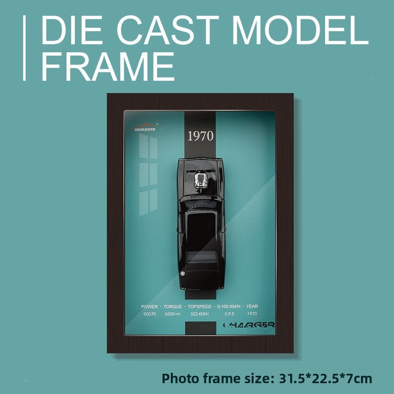 MODELE VOITURE REDUIT EN ALLIAGE/ TABLEAU DECORATIF A SUSPENDRE