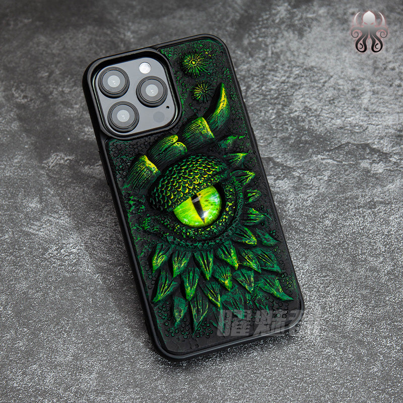 COQUE TELEPHONE AVEC MOTIF DRAGON EN RELIEF