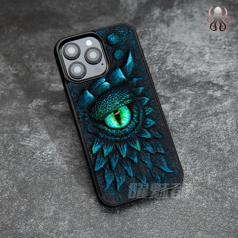 COQUE TELEPHONE AVEC MOTIF DRAGON EN RELIEF