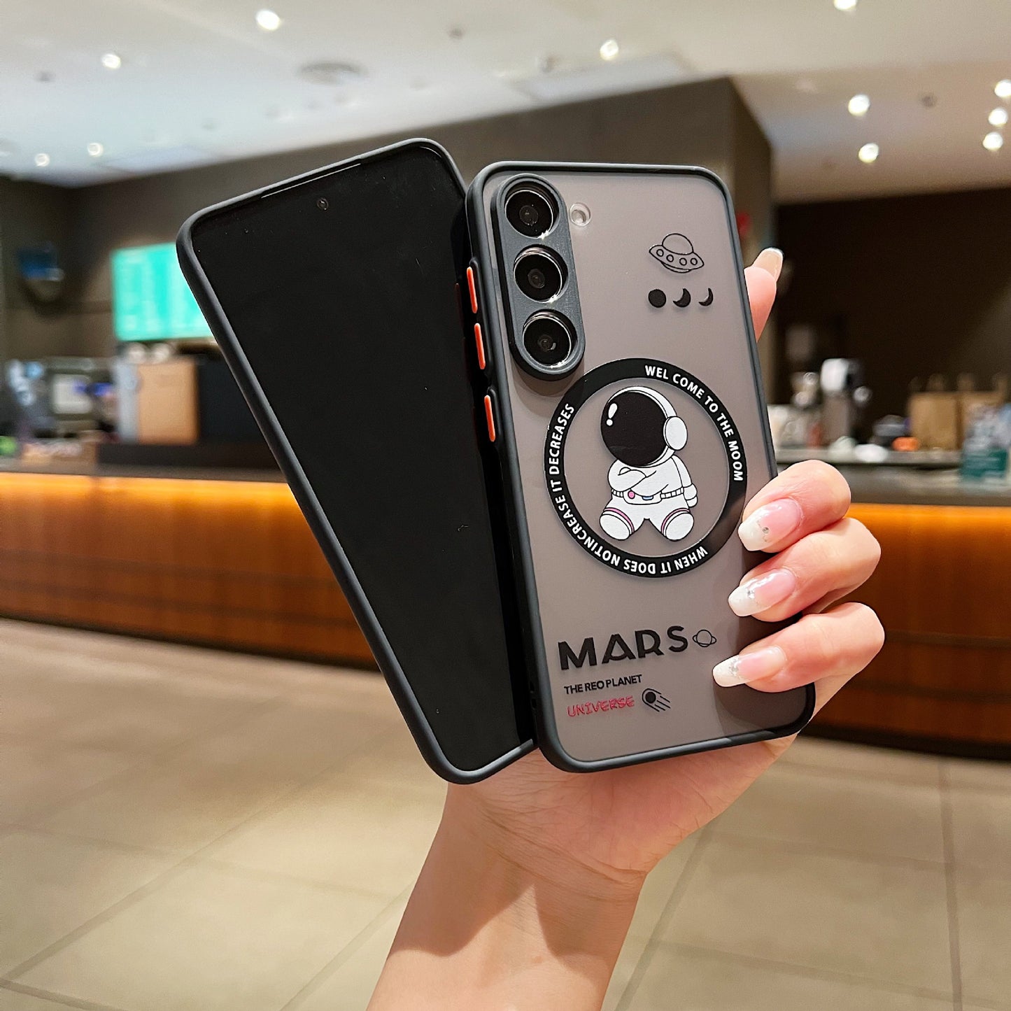 ETUI TELEPHONE EN VENTOUSE MAGNETIQUE INTEGREE