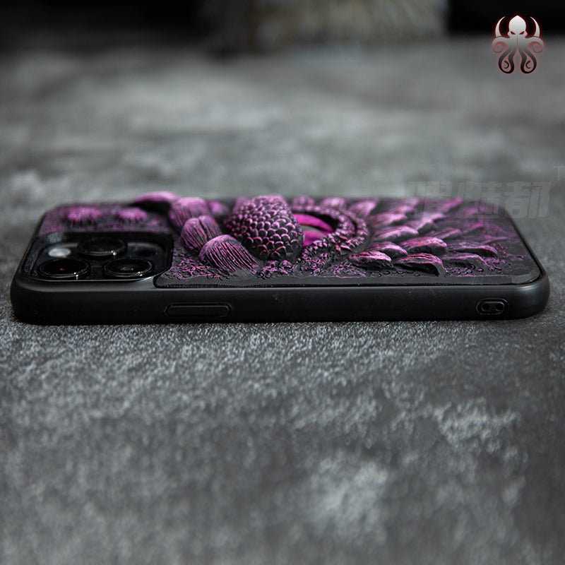 COQUE TELEPHONE AVEC MOTIF DRAGON EN RELIEF