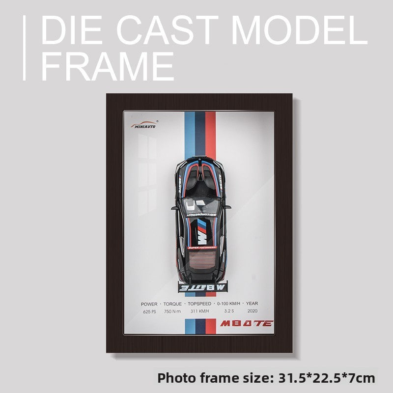 MODELE VOITURE REDUIT EN ALLIAGE/ TABLEAU DECORATIF A SUSPENDRE