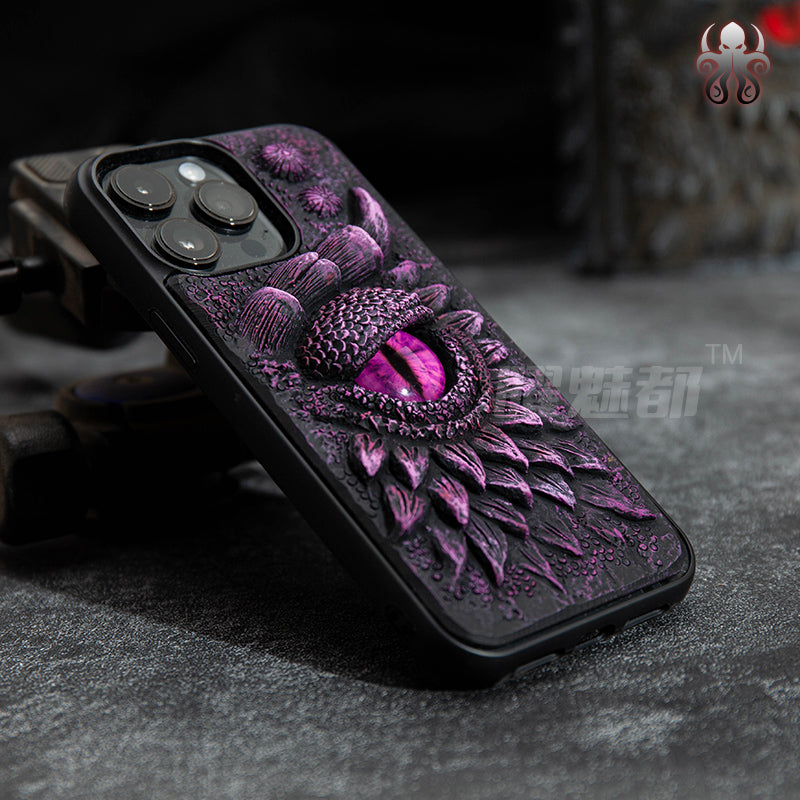 COQUE TELEPHONE AVEC MOTIF DRAGON EN RELIEF