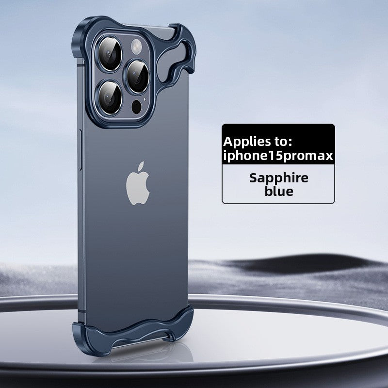 COQUE TELEPHONE ORNEE DE DETAILS METALLIQUES CREATIFS