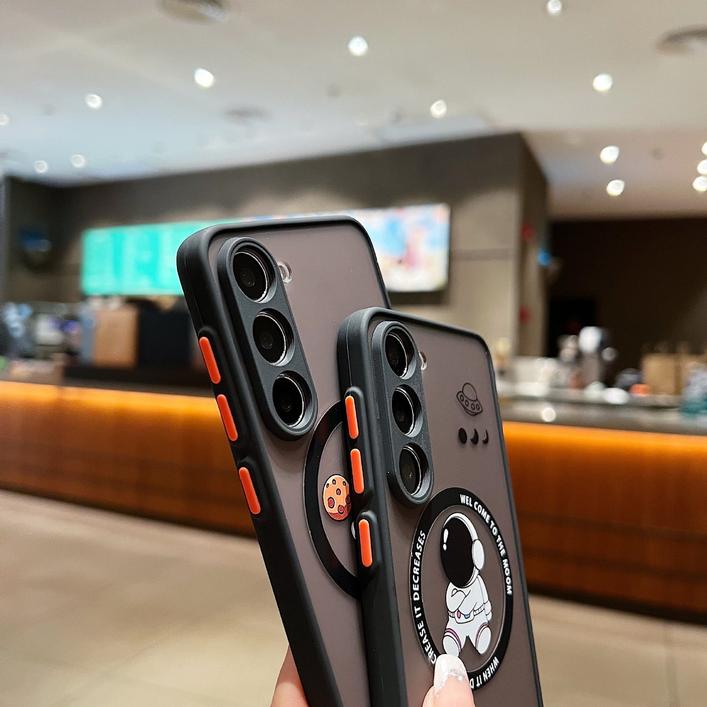 ETUI TELEPHONE EN VENTOUSE MAGNETIQUE INTEGREE