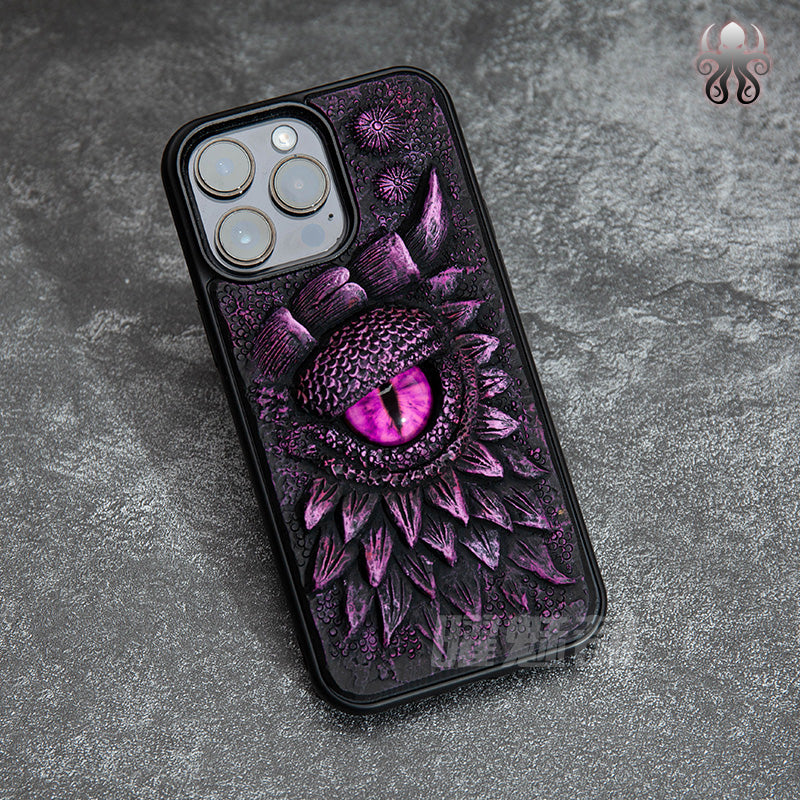 COQUE TELEPHONE AVEC MOTIF DRAGON EN RELIEF
